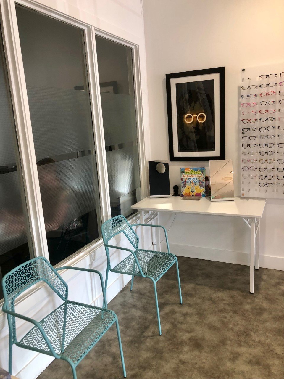 eye-bar optometry interior 3.jpg